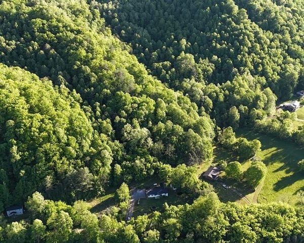 1831 Fish Trap Road, Manchester, KY 40962