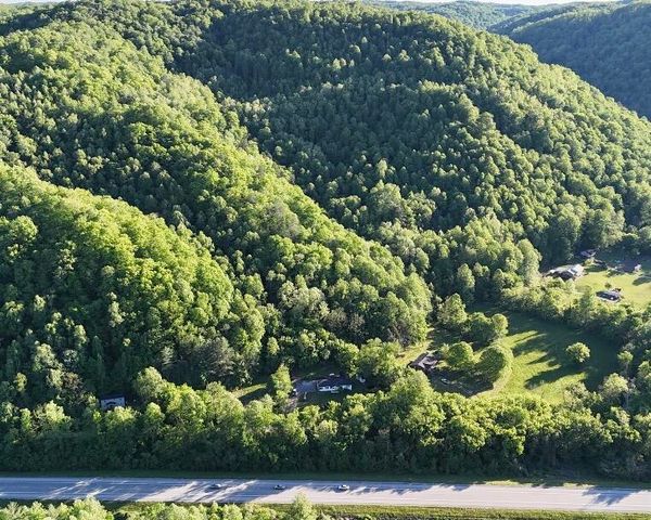 1831 Fish Trap Road, Manchester, KY 40962