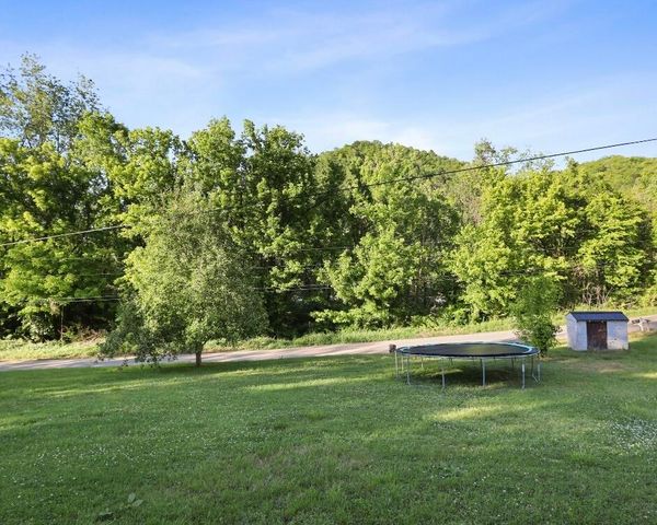 1831 Fish Trap Road, Manchester, KY 40962