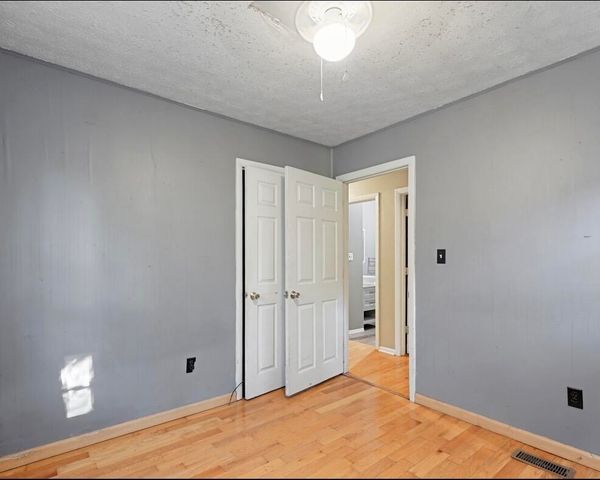 1831 Fish Trap Road, Manchester, KY 40962