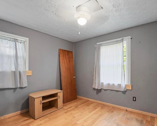 1831 Fish Trap Road, Manchester, KY 40962