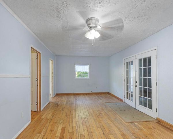 1831 Fish Trap Road, Manchester, KY 40962