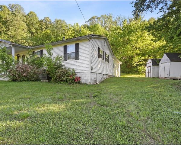 1831 Fish Trap Road, Manchester, KY 40962