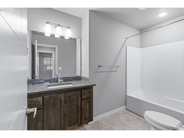 11517 Ne 124TH Pl, Vancouver, WA 98682