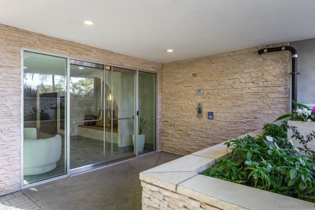 2501 State Street 205, Carlsbad, CA 92008