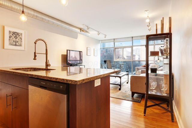 100 E Gay Street, 303, Columbus, OH 43215