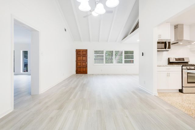 2 Warwick Drive, Shalimar, FL 32579