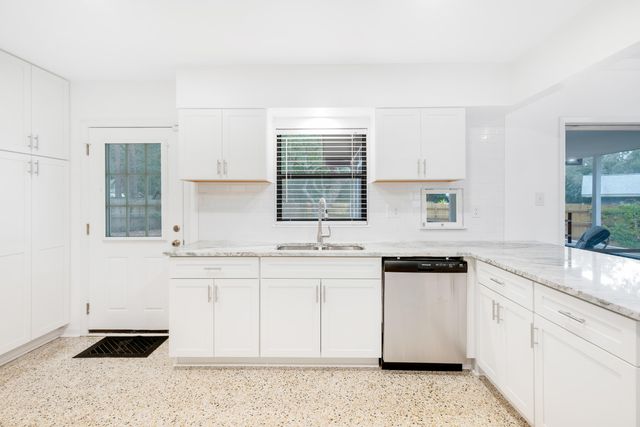 2 Warwick Drive, Shalimar, FL 32579