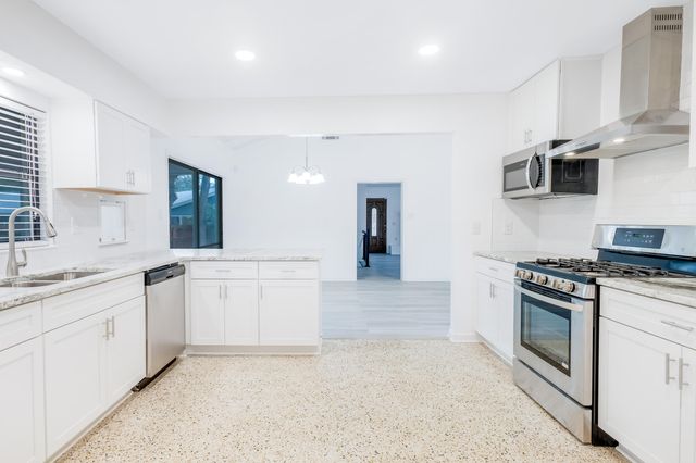 2 Warwick Drive, Shalimar, FL 32579