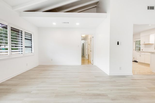 2 Warwick Drive, Shalimar, FL 32579