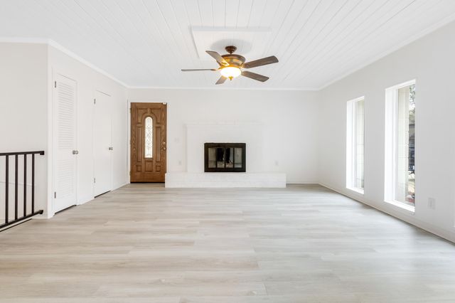 2 Warwick Drive, Shalimar, FL 32579