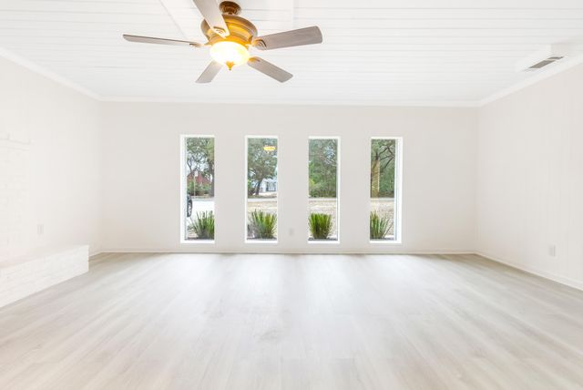 2 Warwick Drive, Shalimar, FL 32579