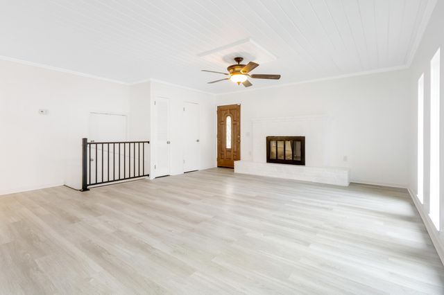 2 Warwick Drive, Shalimar, FL 32579