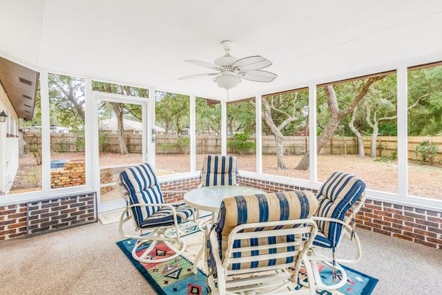 2 Warwick Drive, Shalimar, FL 32579