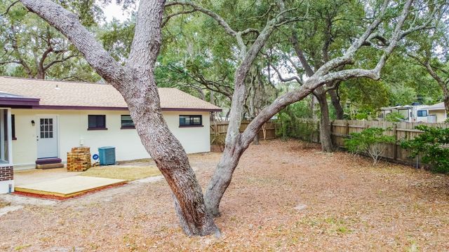 2 Warwick Drive, Shalimar, FL 32579