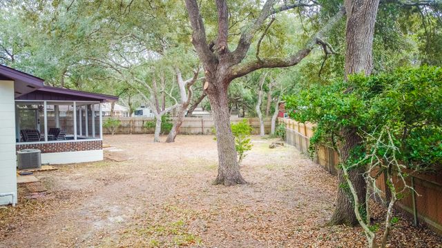 2 Warwick Drive, Shalimar, FL 32579