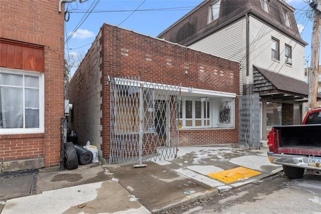 514 Cavitt Ave, Trafford, PA 15085