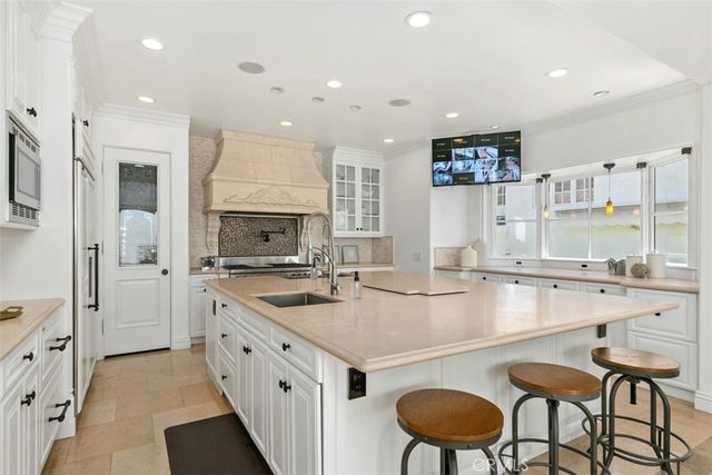 12 Geneve, Newport Beach, CA 92660