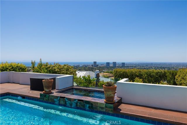 12 Geneve, Newport Beach, CA 92660