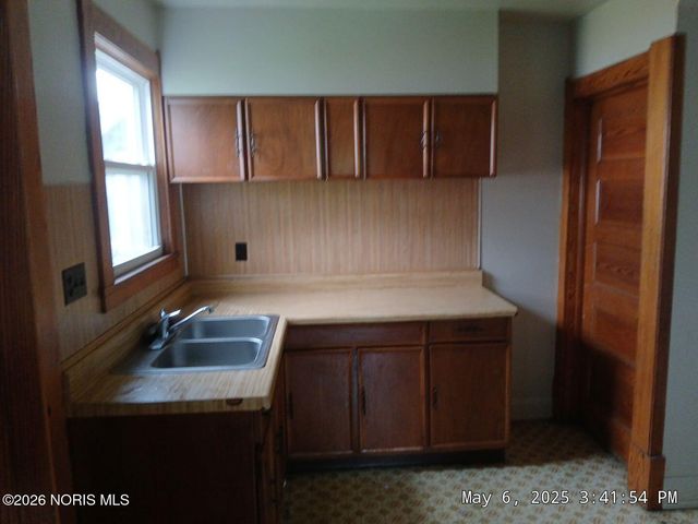 1525 Kelsey Avenue, Toledo, OH 43605