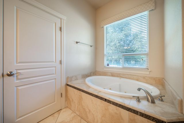 1865 Dellwood Drive, Redding, CA 96003