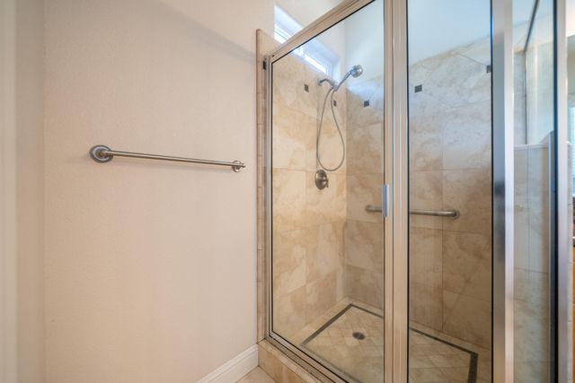 1865 Dellwood Drive, Redding, CA 96003