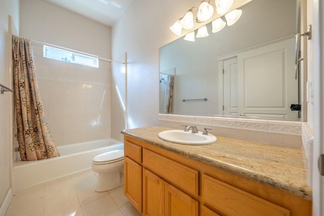 1865 Dellwood Drive, Redding, CA 96003