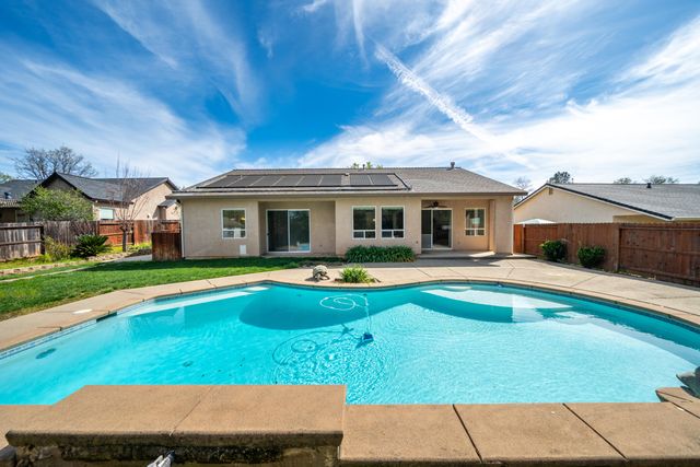 1865 Dellwood Drive, Redding, CA 96003