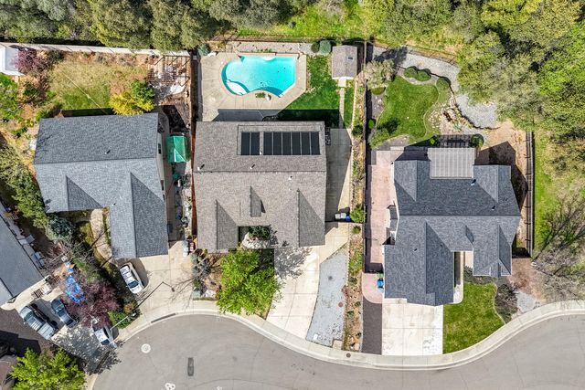 1865 Dellwood Drive, Redding, CA 96003