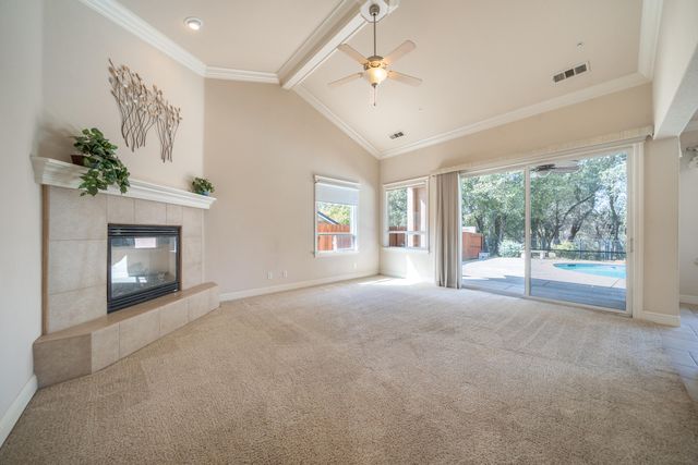 1865 Dellwood Drive, Redding, CA 96003