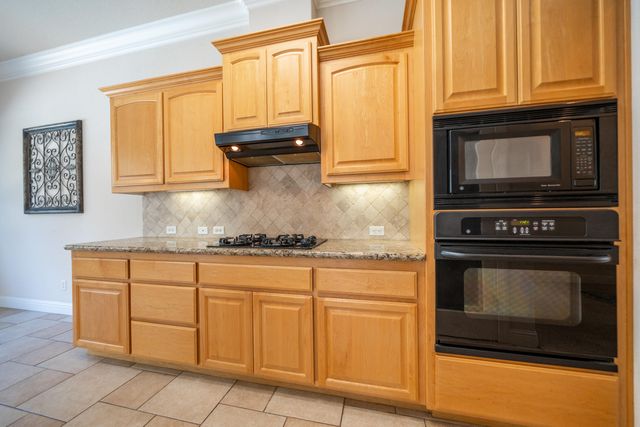 1865 Dellwood Drive, Redding, CA 96003