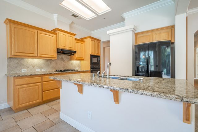 1865 Dellwood Drive, Redding, CA 96003