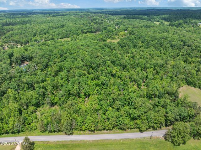 1907 Old Perryville Rd, Parsons, TN 38363