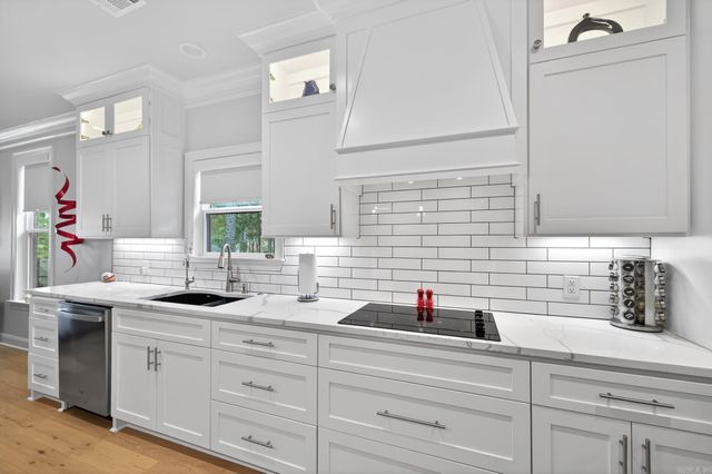 6 El Ejido Lane, Hot Springs Village, AR 71909