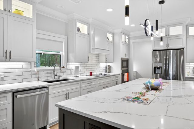 6 El Ejido Lane, Hot Springs Village, AR 71909