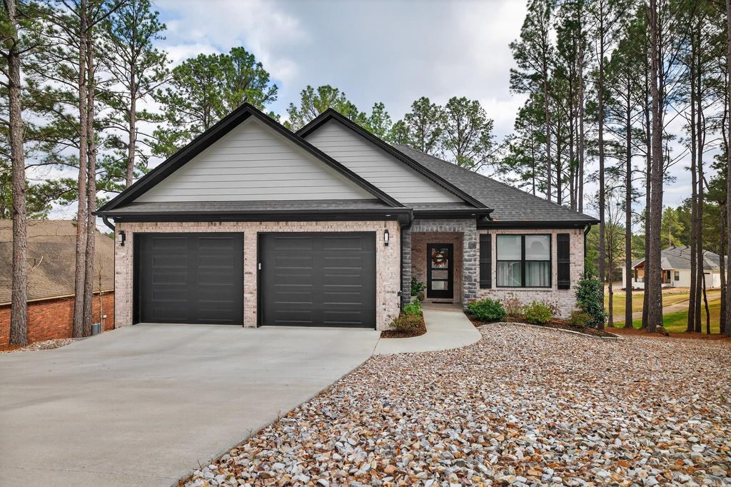 6 El Ejido Lane, Hot Springs Village, AR 71909