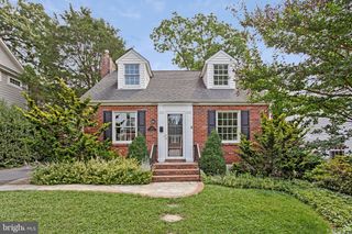 1115 N HARRISON ST, Arlington, VA 22205