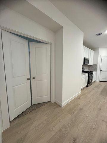 31123 Warwick Coast Court, Fulshear, TX 77441