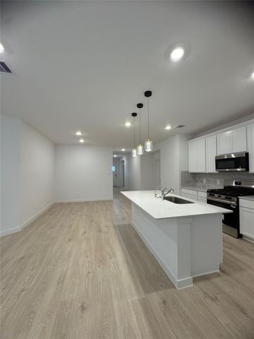 31123 Warwick Coast Court, Fulshear, TX 77441