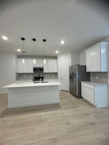 31123 Warwick Coast Court, Fulshear, TX 77441