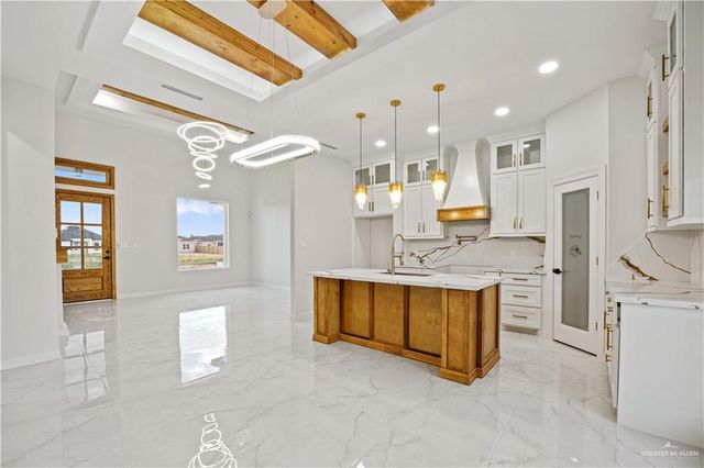 1221 E Boxwood Street, San Juan, TX 78589