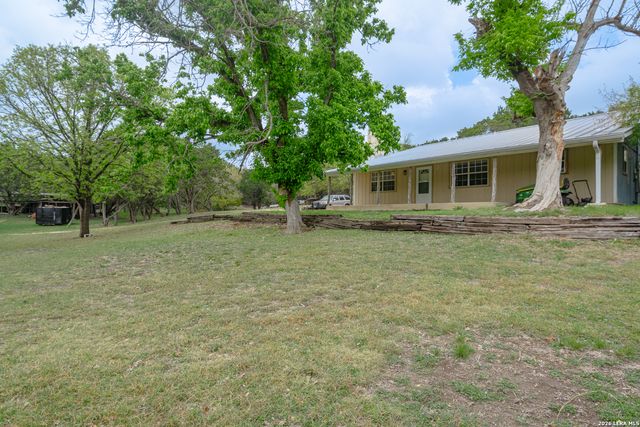 535 Camino Real Rd, Kerrville, TX 78028