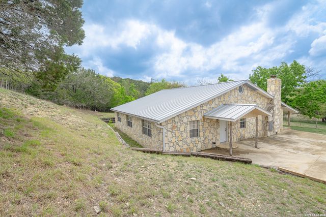 535 Camino Real Rd, Kerrville, TX 78028