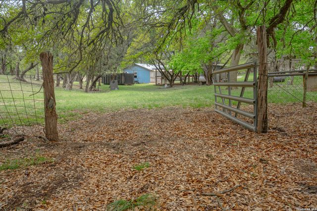 535 Camino Real Rd, Kerrville, TX 78028