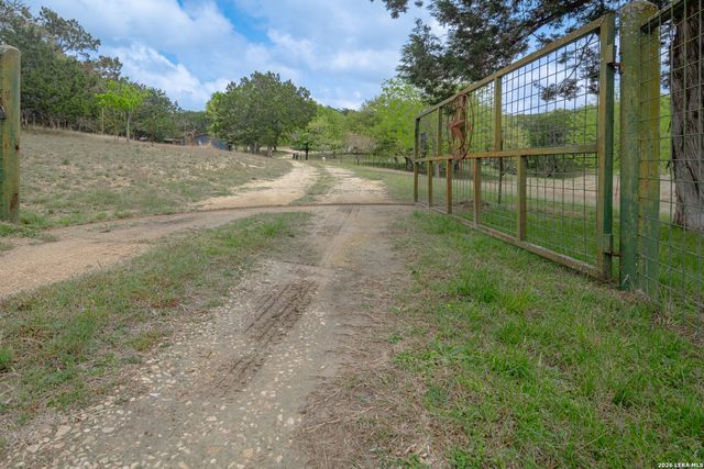 535 Camino Real Rd, Kerrville, TX 78028
