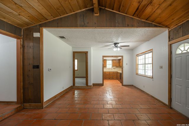 535 Camino Real Rd, Kerrville, TX 78028
