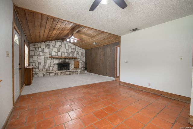 535 Camino Real Rd, Kerrville, TX 78028