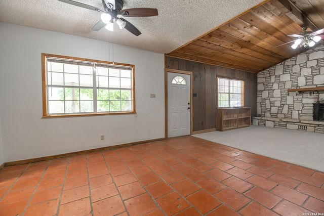 535 Camino Real Rd, Kerrville, TX 78028