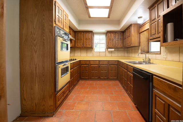 535 Camino Real Rd, Kerrville, TX 78028