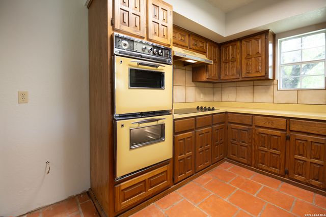 535 Camino Real Rd, Kerrville, TX 78028